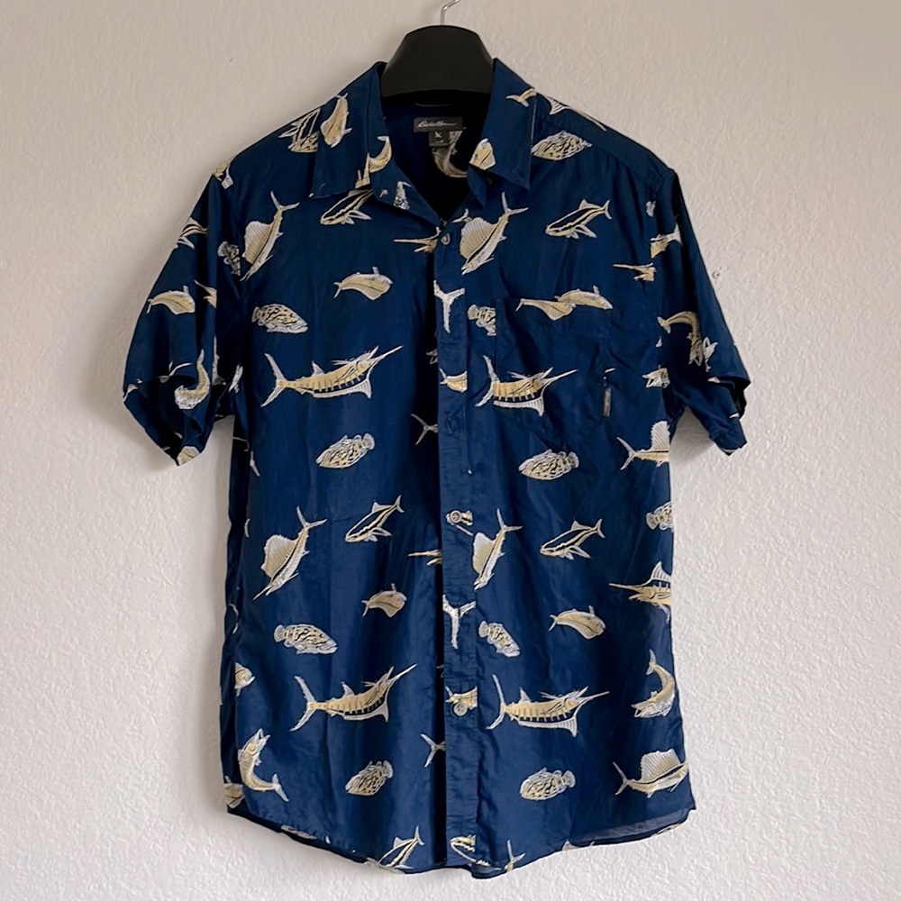 Eddie Bauer Men’s Fish Print Short Sleeve Button Down